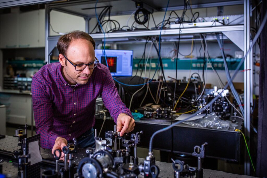 extending-“custom-made”-microscopy-limits