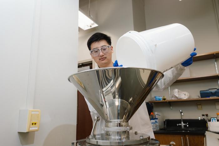 transforming-wood-waste-into-innovative-metal-alternatives