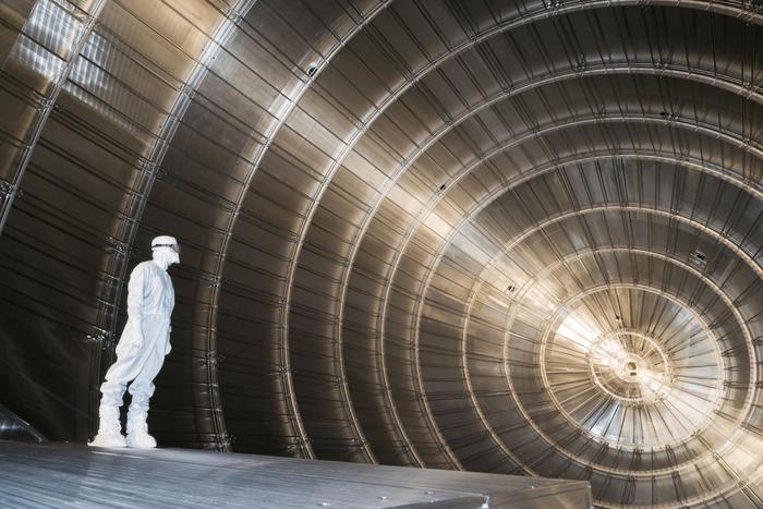 astroparticle-physics-breakthrough:-neutrino-mass-determined-to-be-below-0.45-electronvolts