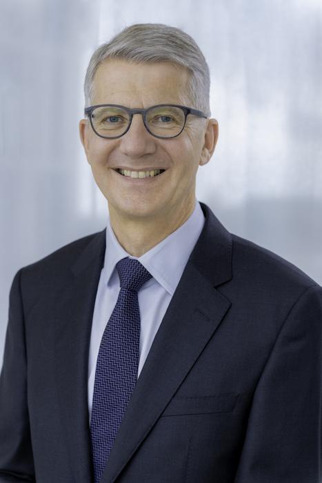 stephan-windecker,-md,-honored-with-the-2025-tct-career-achievement-award