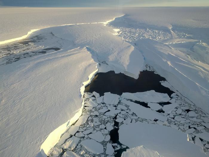 satellites-detect-glacial-‘ice-piracy’