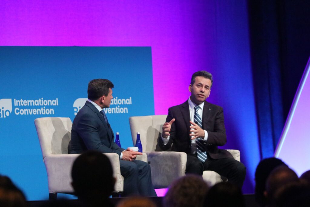 bio-2025:-makary-calls-for-“new-fda”-with-faster-reviews;-defends-agency’s-spring-job-cuts
