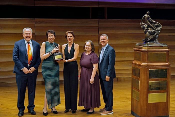 parker-solar-probe-team-honored-with-collier-trophy-for-historic-solar-encounter