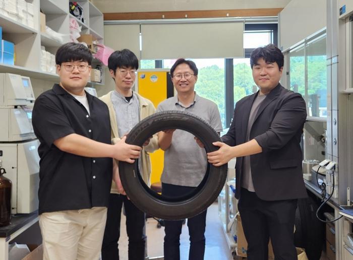 innovative-recycling-technology-transforms-used-tires-into-raw-materials-for-rubber-and-nylon