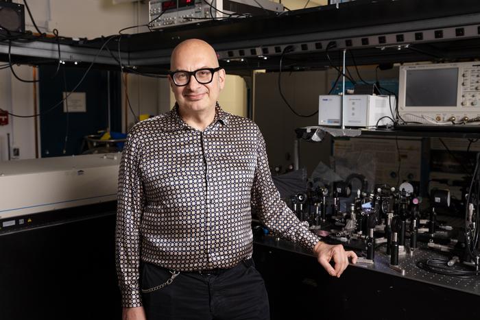 roberto-morandotti-honored-with-ieee-photonics-society-quantum-electronics-award