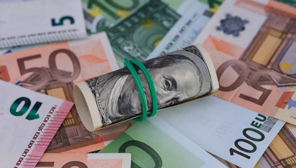 3-new-venture-funds-collect-nearly-$1b-for-biotech-in-us,-eu