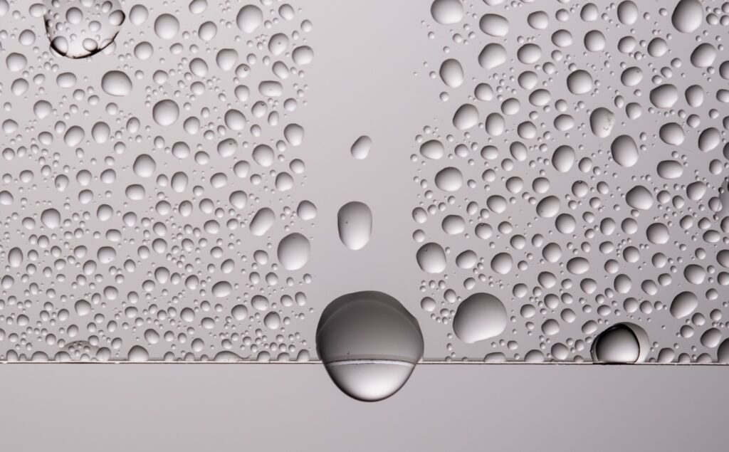 manipulating-microliter-droplets-without-sticking-by-particle-coating