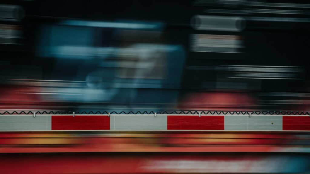 uniqure-shares-crash-40%-as-fda-rejects-early-approval-path-for-huntington’s-gene-therapy