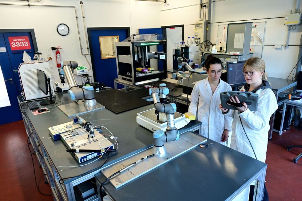 ai-wizard-adapts-processes-in-a-self-driving-lab