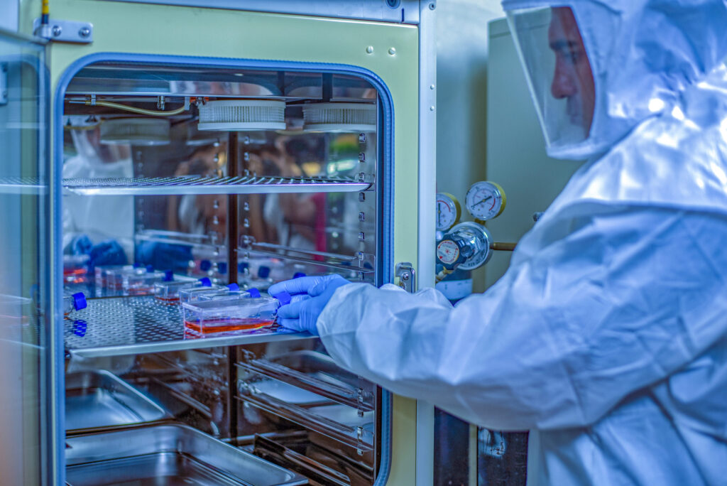 standardizing-cell-therapy-production-with-technology-facelift